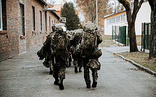 Rezerwiści pójdą do wojska. Zaczęło się wysyłanie wezwań na szkolenia Rezerwiści pójdą do wojska. Zaczęło się wysyłanie wezwań na szkolenia